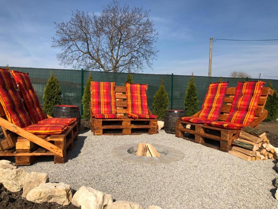Apartmany Milovice Milovice  Екстер'єр фото